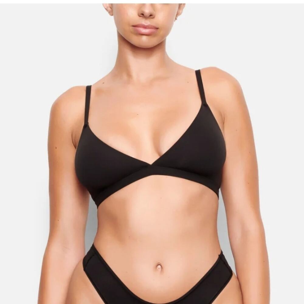 Skims fits everybody triangle bralette size S